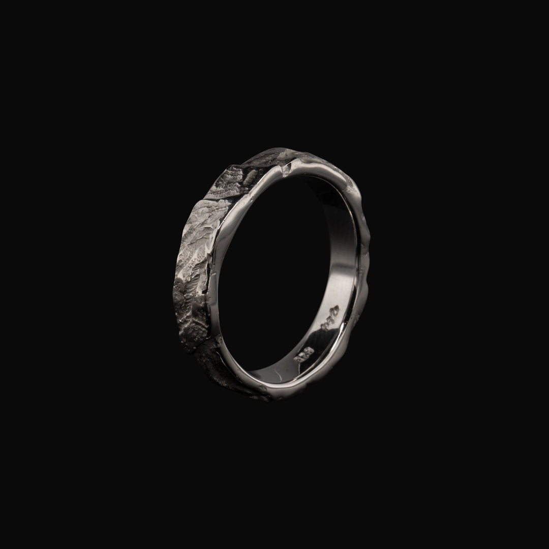 LAVA MEDIUM RING